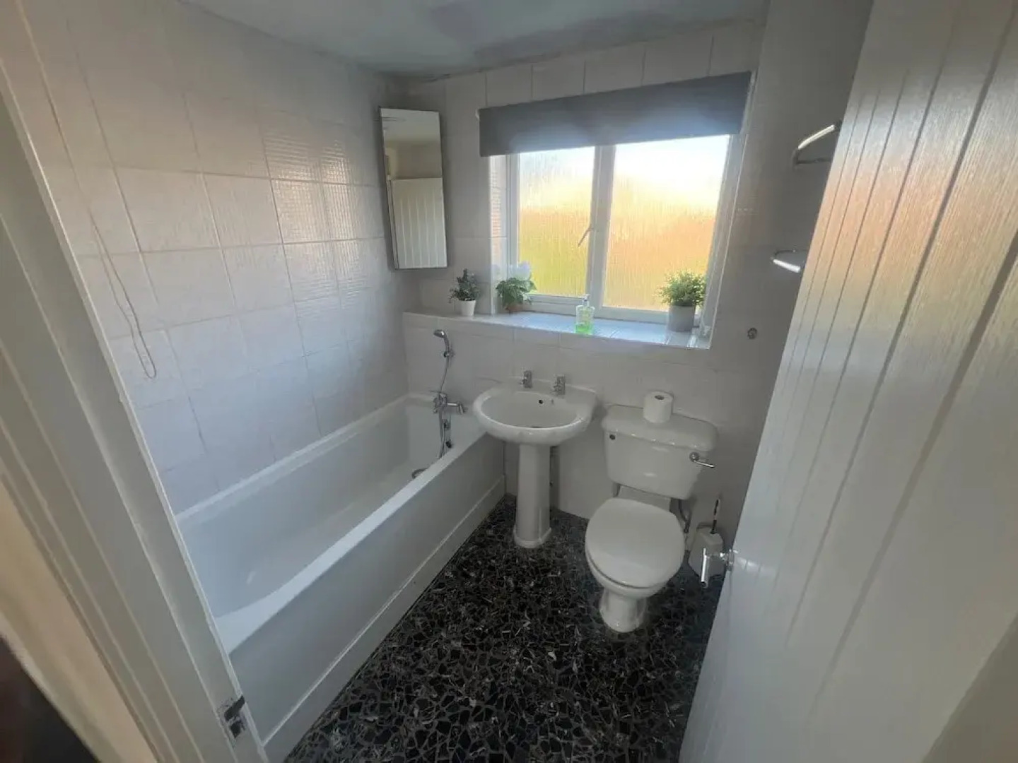 Charming Houghton Regis House With 4 Bedrooms