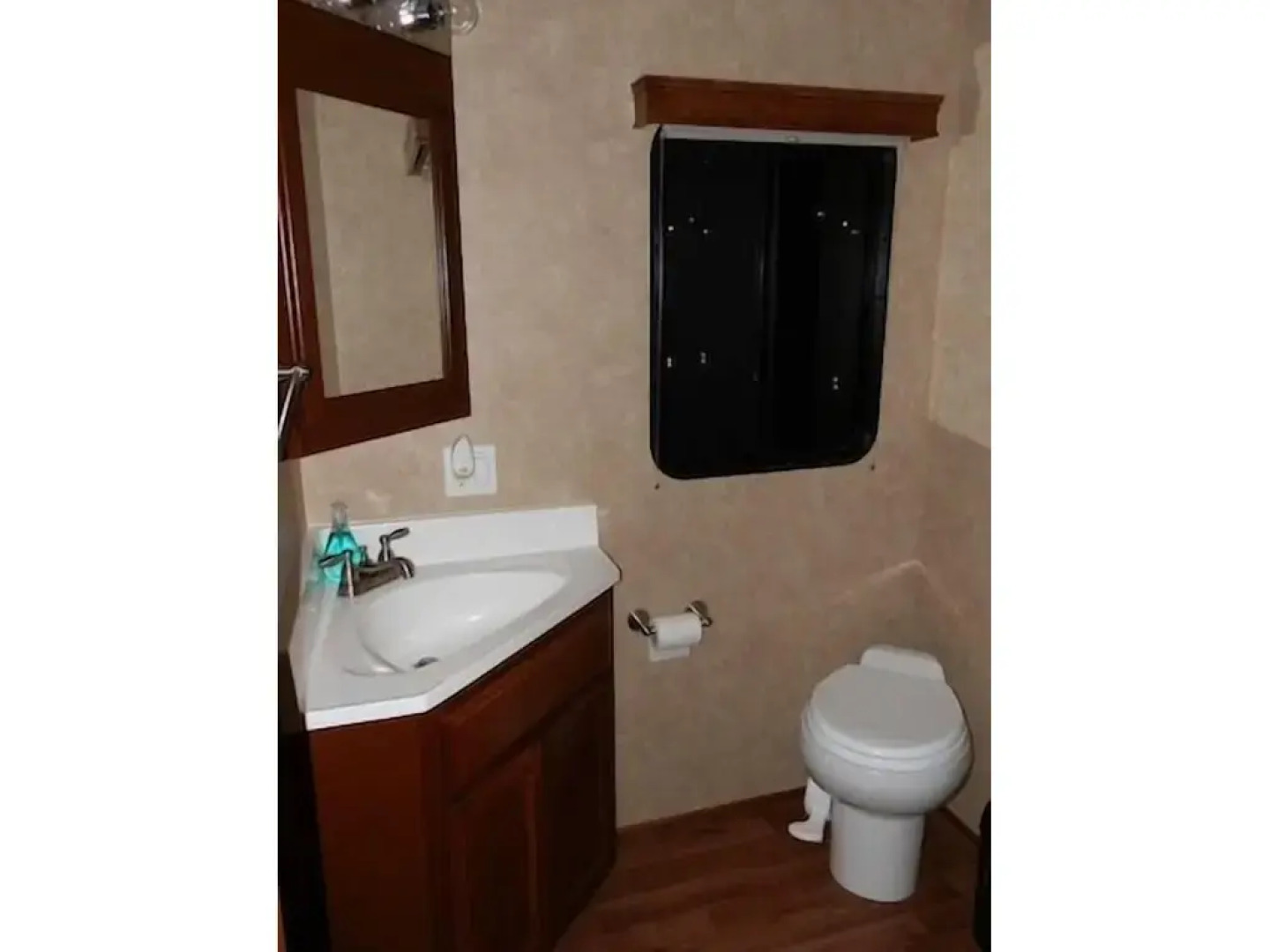 Houseboat Scorpius by SleepAfloat