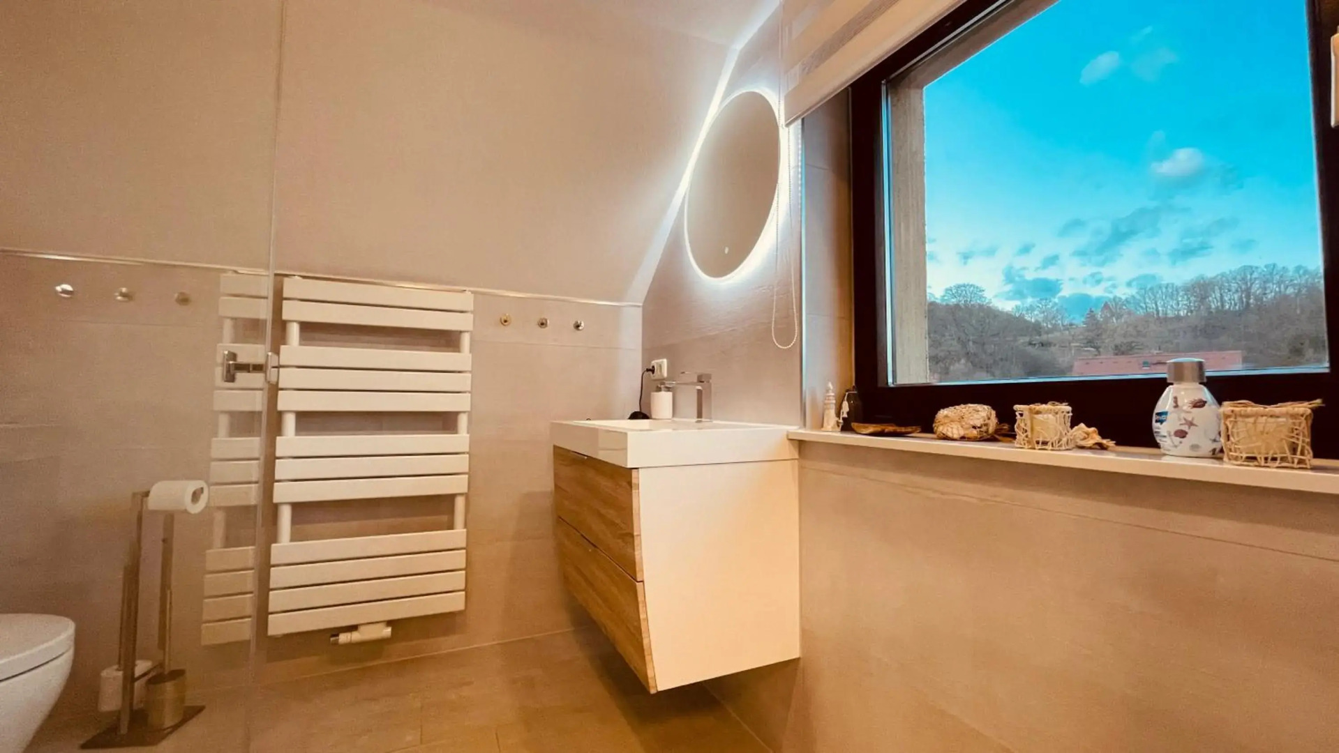 Apartment Rust-modernes Apartment mit Prime, Küche, WLAN, Garten