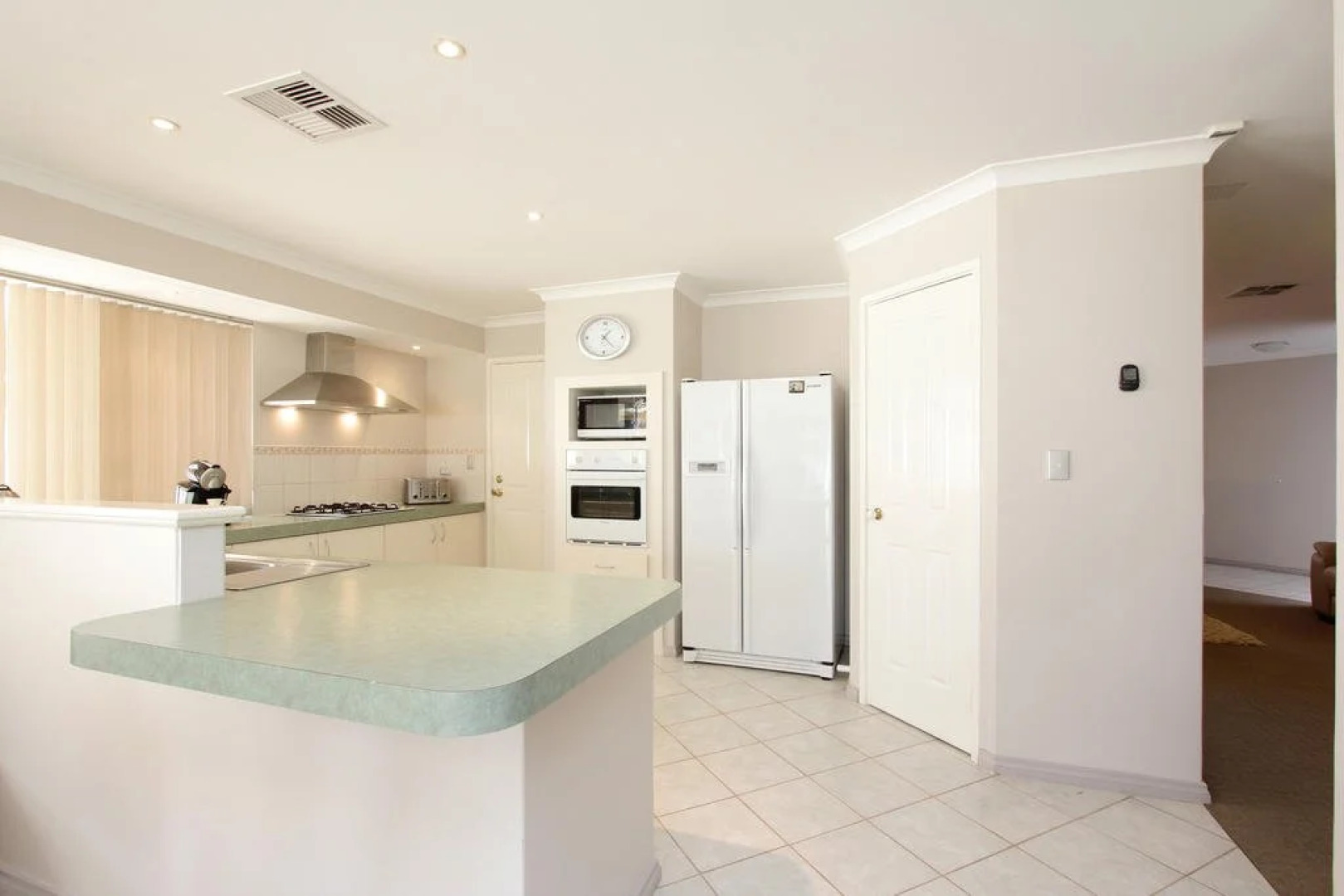 Adare House - Perth Holiday Homes