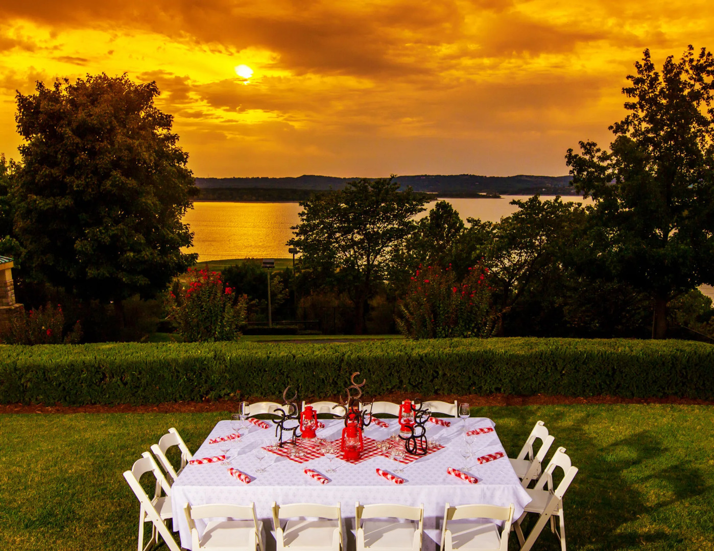 Chateau On The Lake Resort Spa and Convention Center