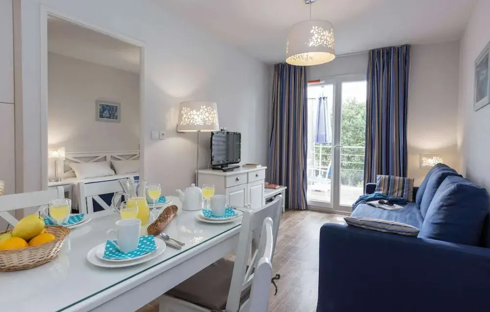 Lakeside Stay w/ Terrace