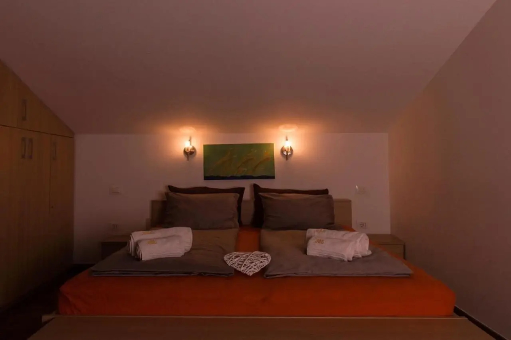 Apartment and Rooms HISA SONCA