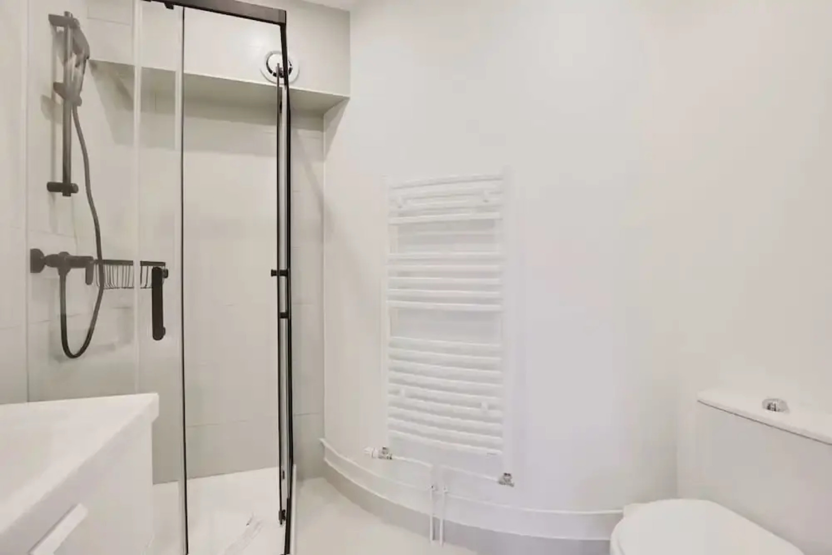 Bright, Modern Studio for 2P - La Defense