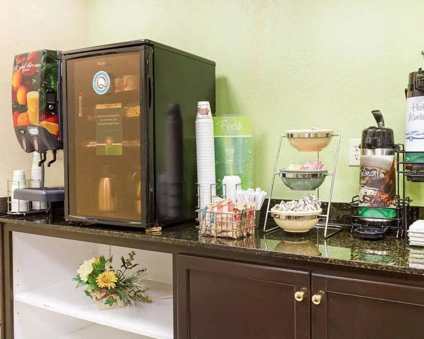 Quality Inn & Suites At Six Flags