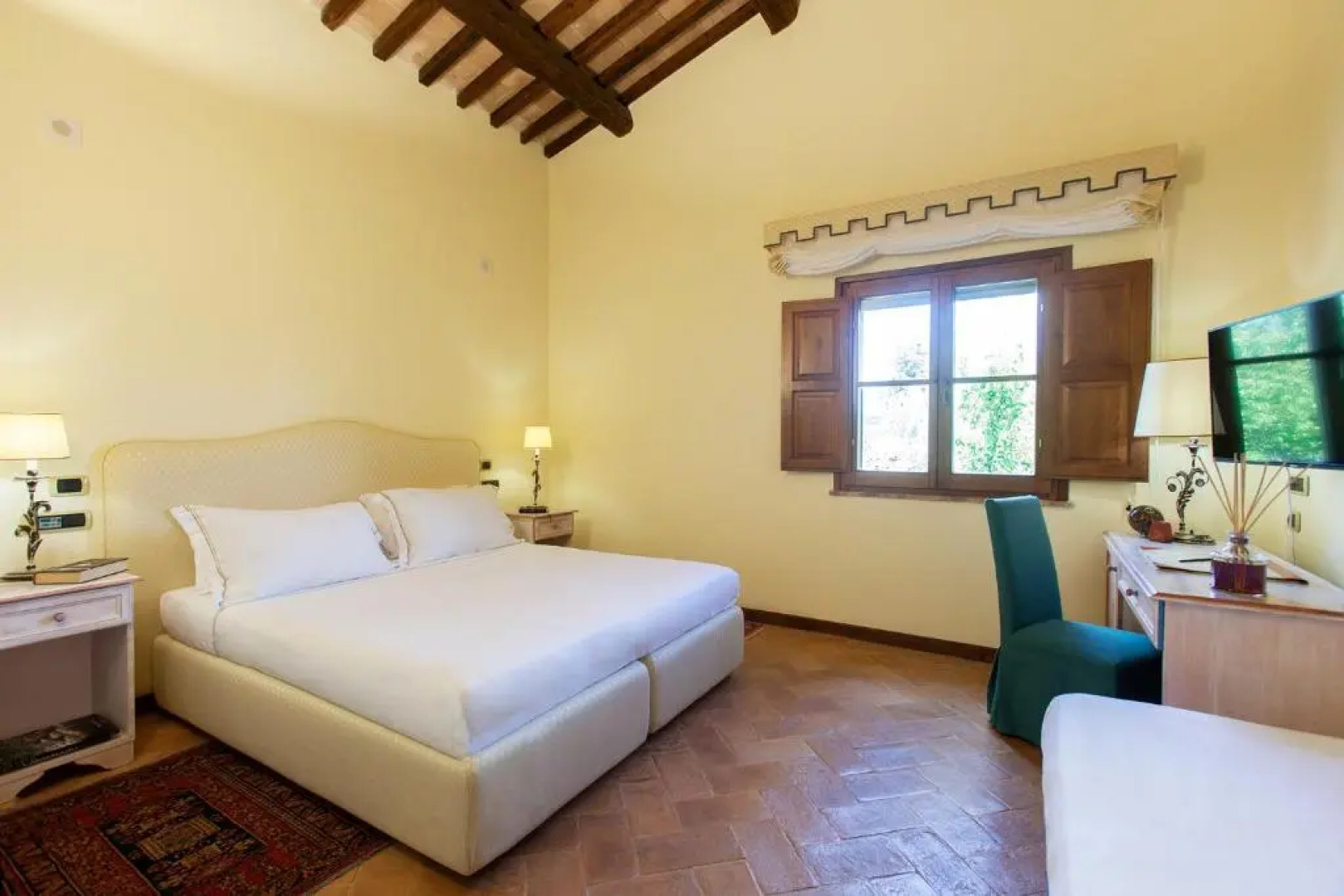 Sovana Hotel & Resort