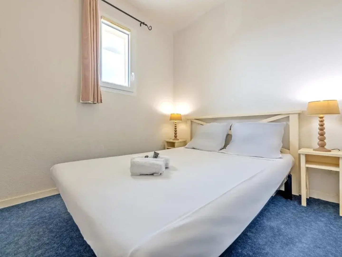 Flat by Pointe St-mathieu