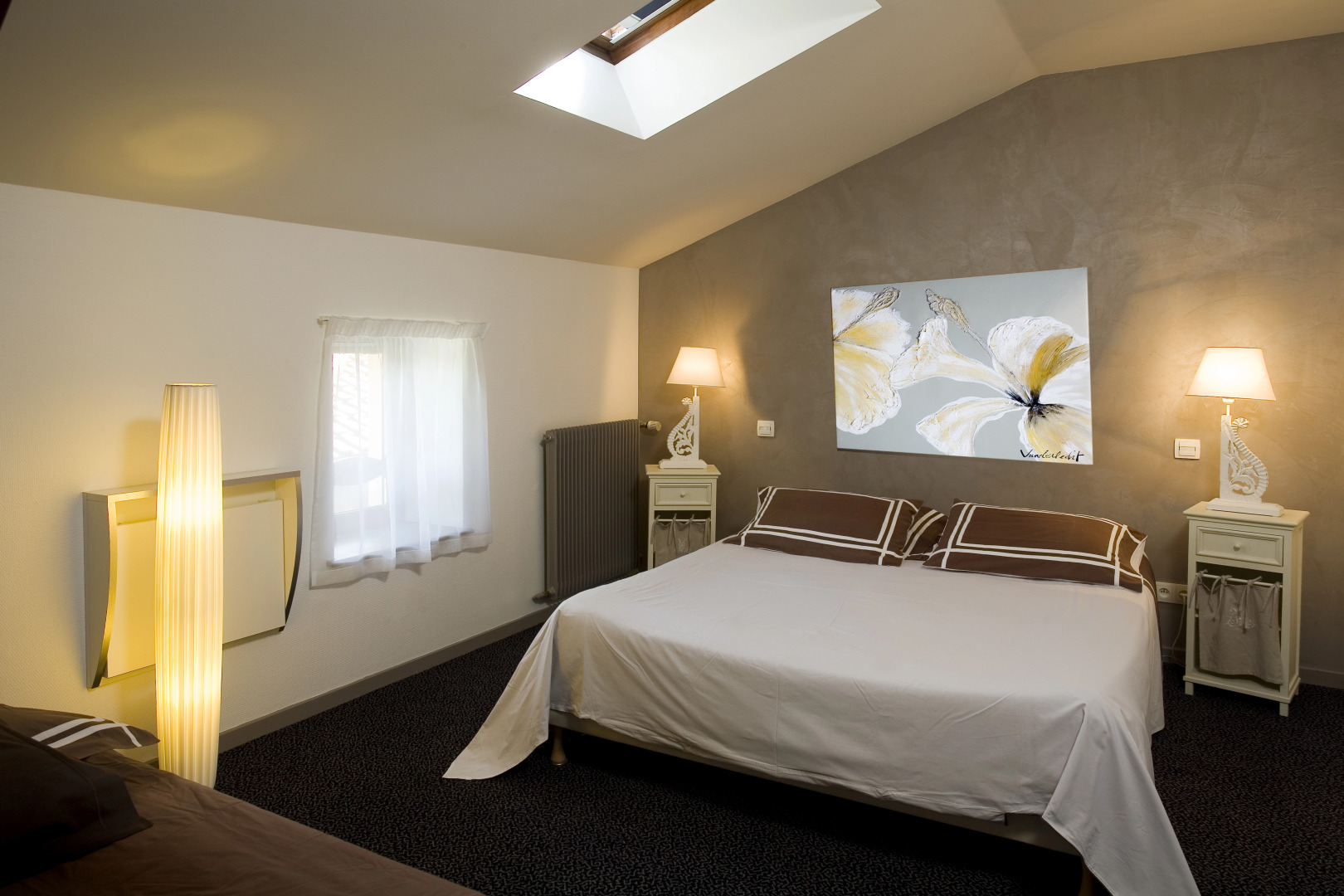 Logis Hôtel Tante Yvonne & son Restaurant semi-gastronomique Lyon Nord