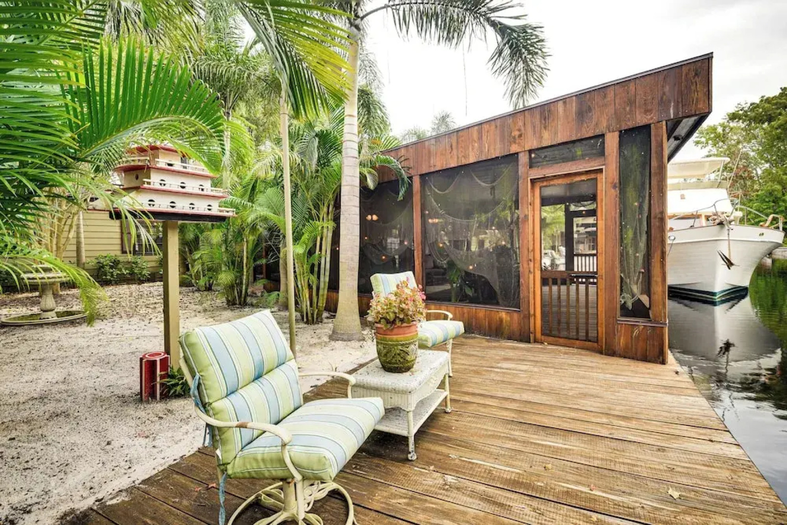 Sandy Shore & Multi-boat Dock! St Johns River Home