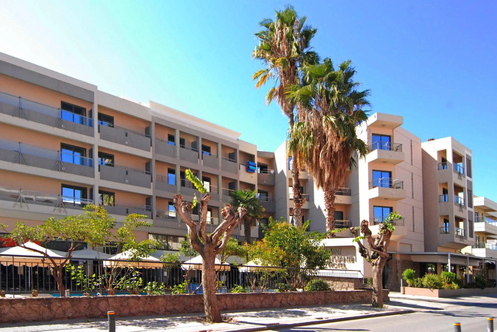 Saint Constantin Hotel