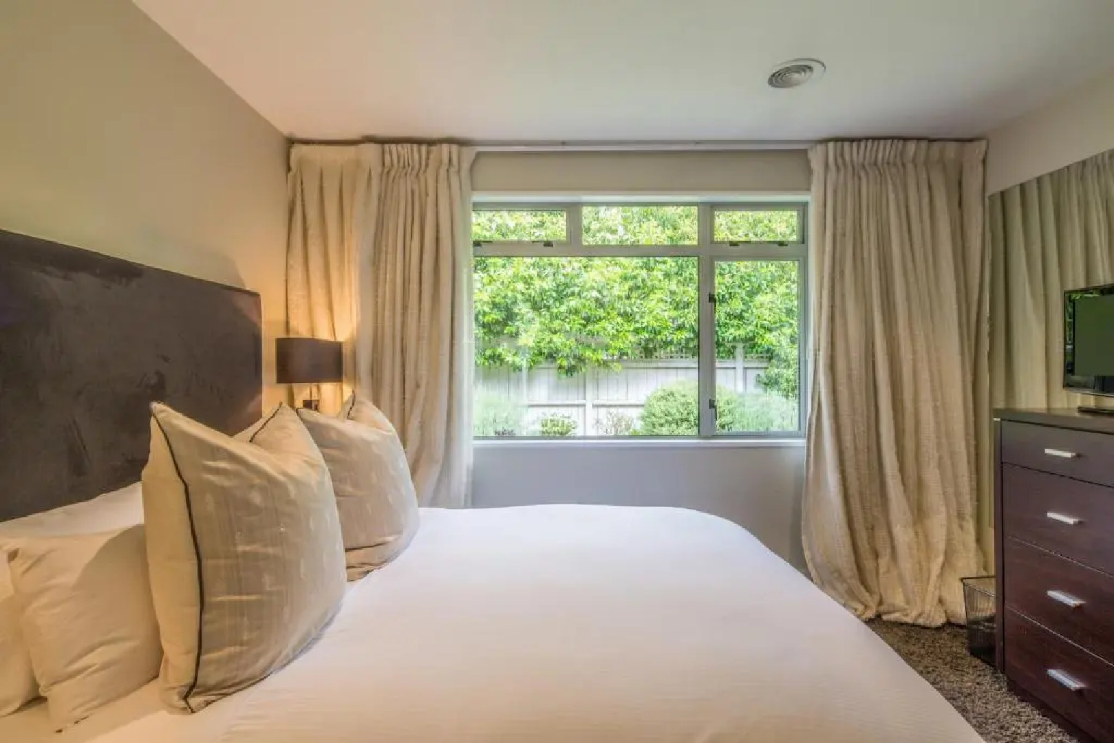 Riverview Retreat Holiday Home By Majordomo