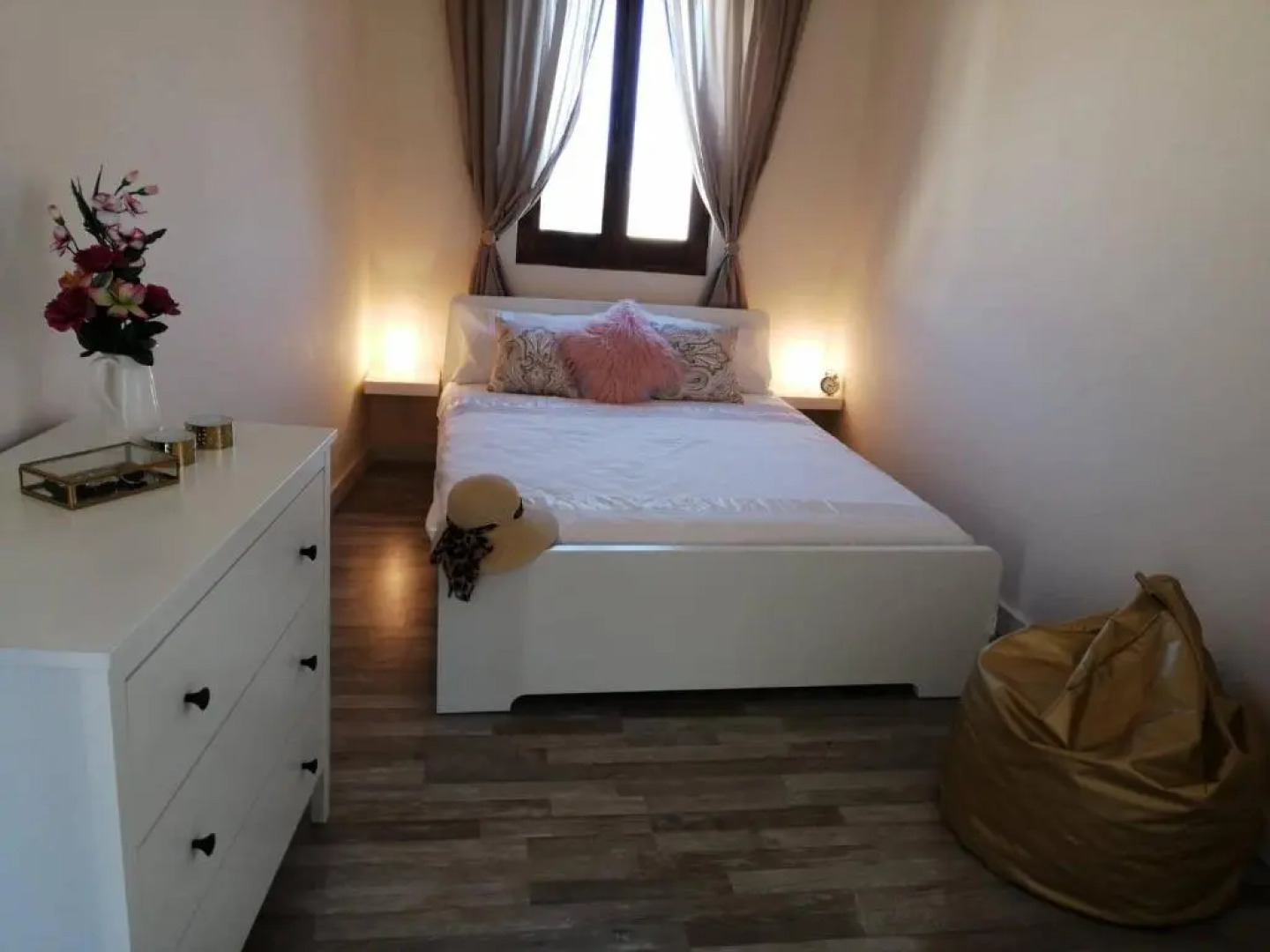 Unique 1 bedroom house