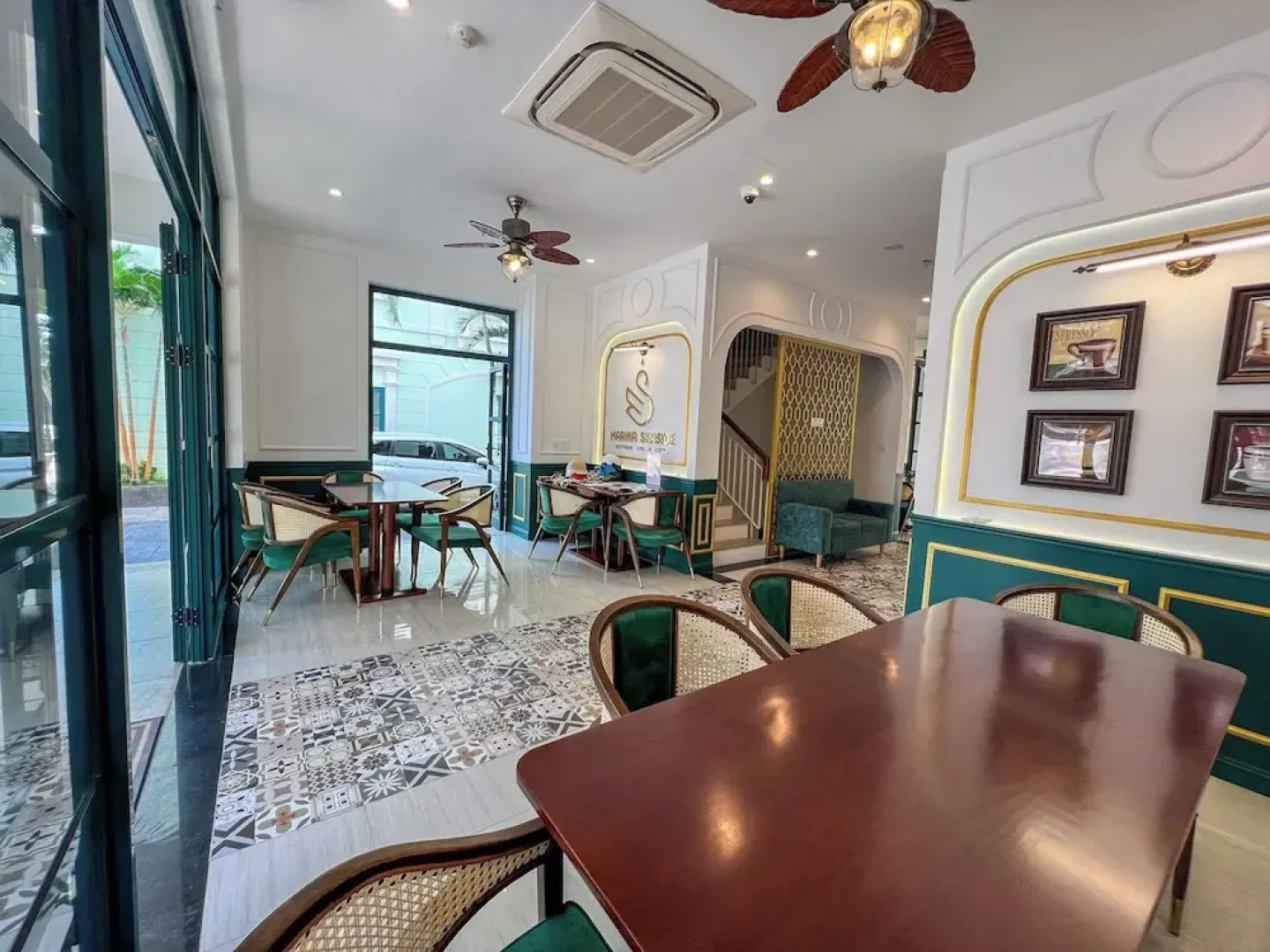 Marina Seaside Boutique Hotel