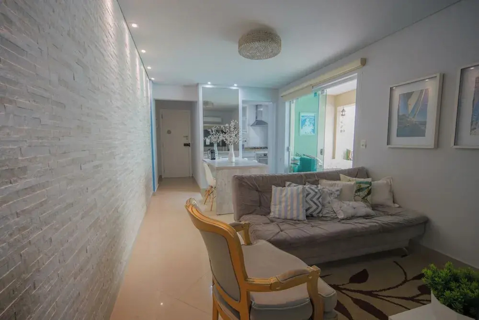 Apto pet Friendly c Churrasqueira a 100m da Praia