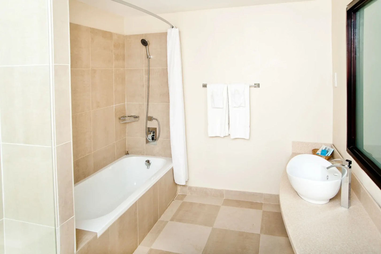 Island Inn All Inclusive Hotel