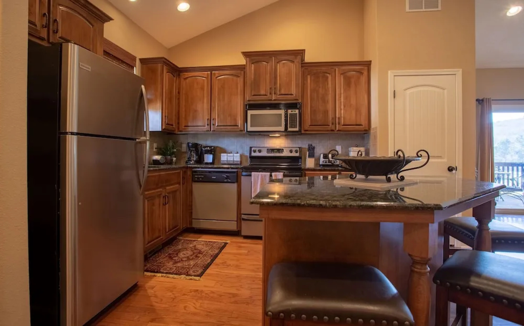 Classy Canyon Retreat - 5 Br Home