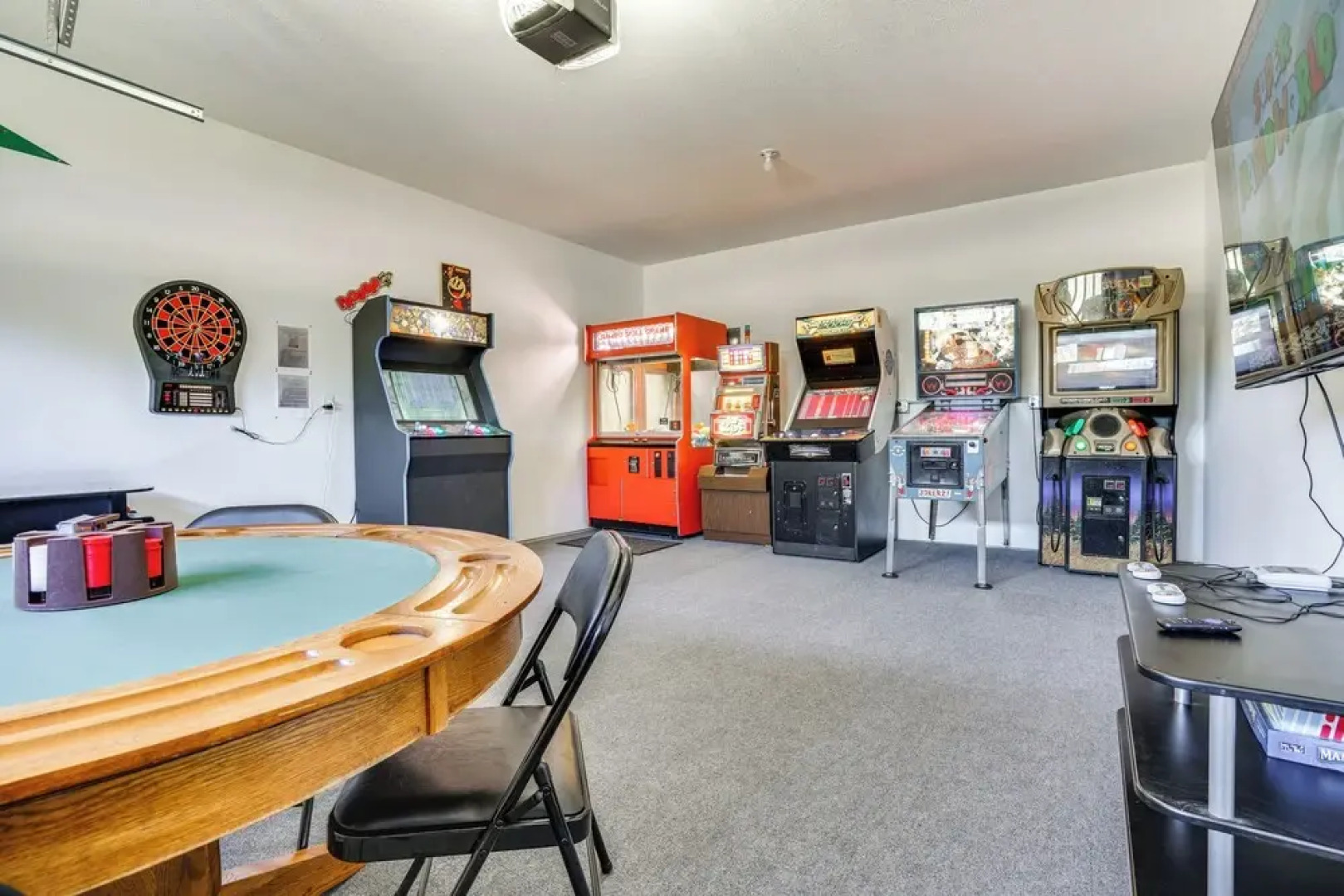 Mankato Getaway w/ Game Room & Salt Water Hot Tub!