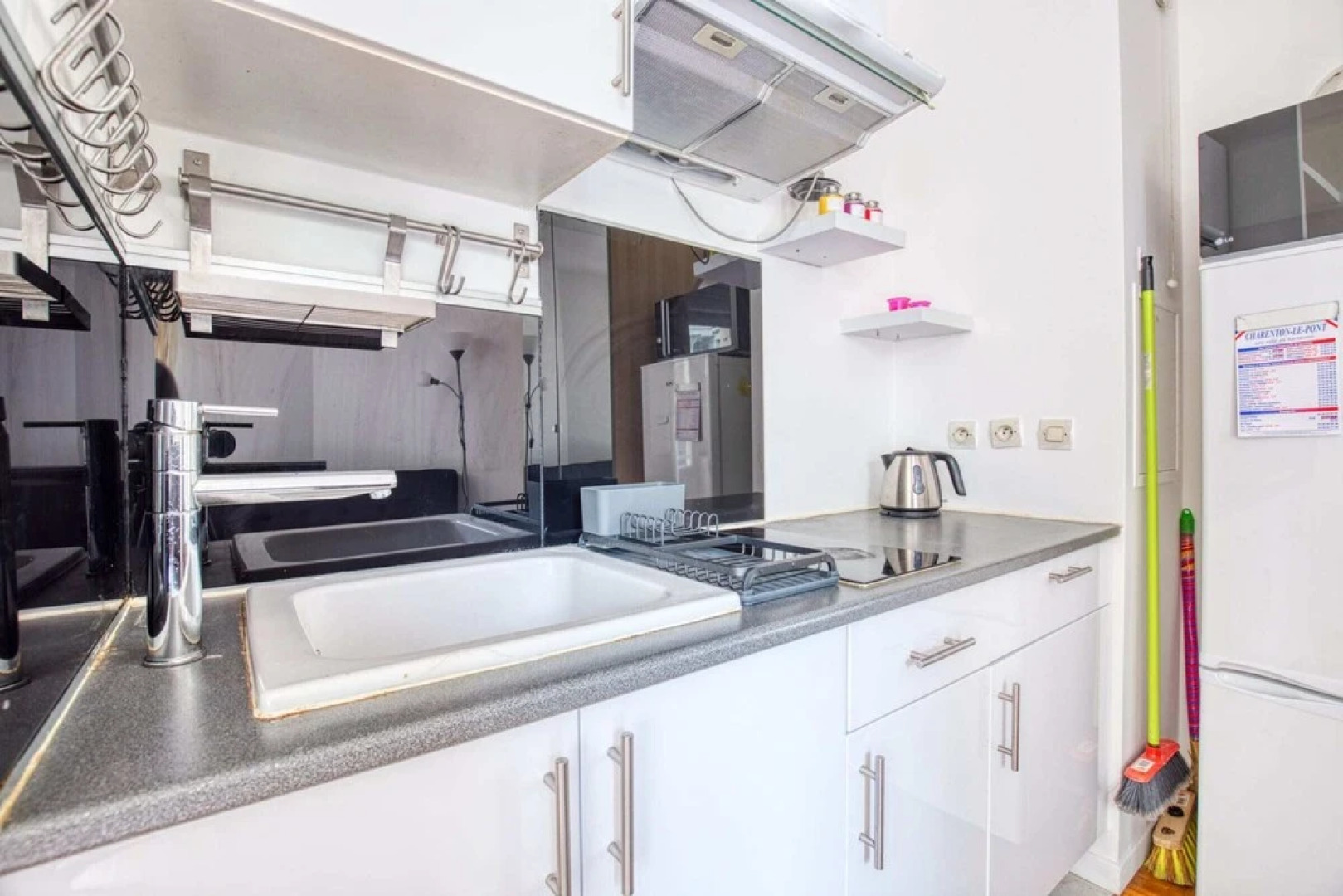 Nice Apartment With Terrace in Charenton