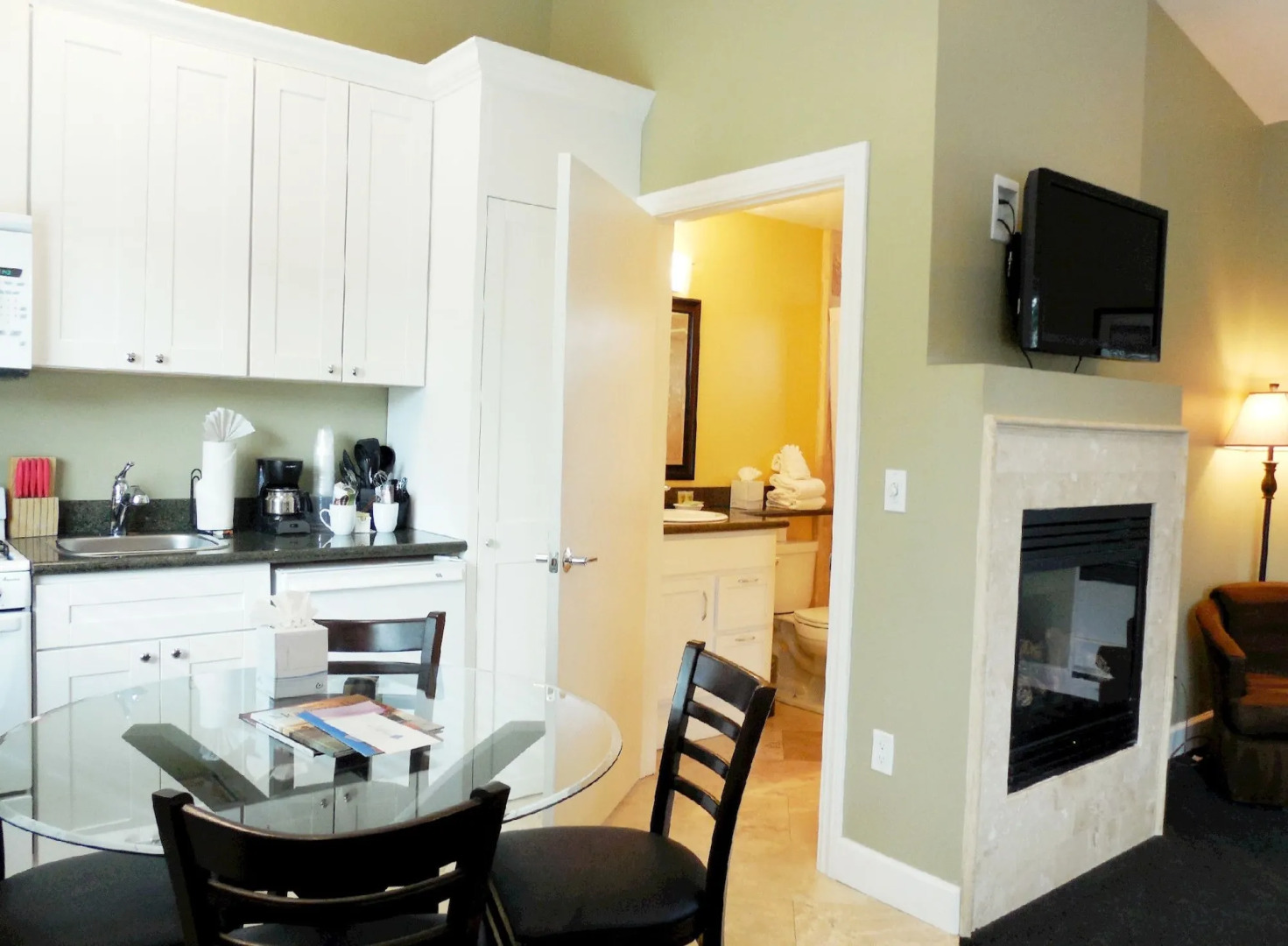 Sea Breeze Inn And Cottages