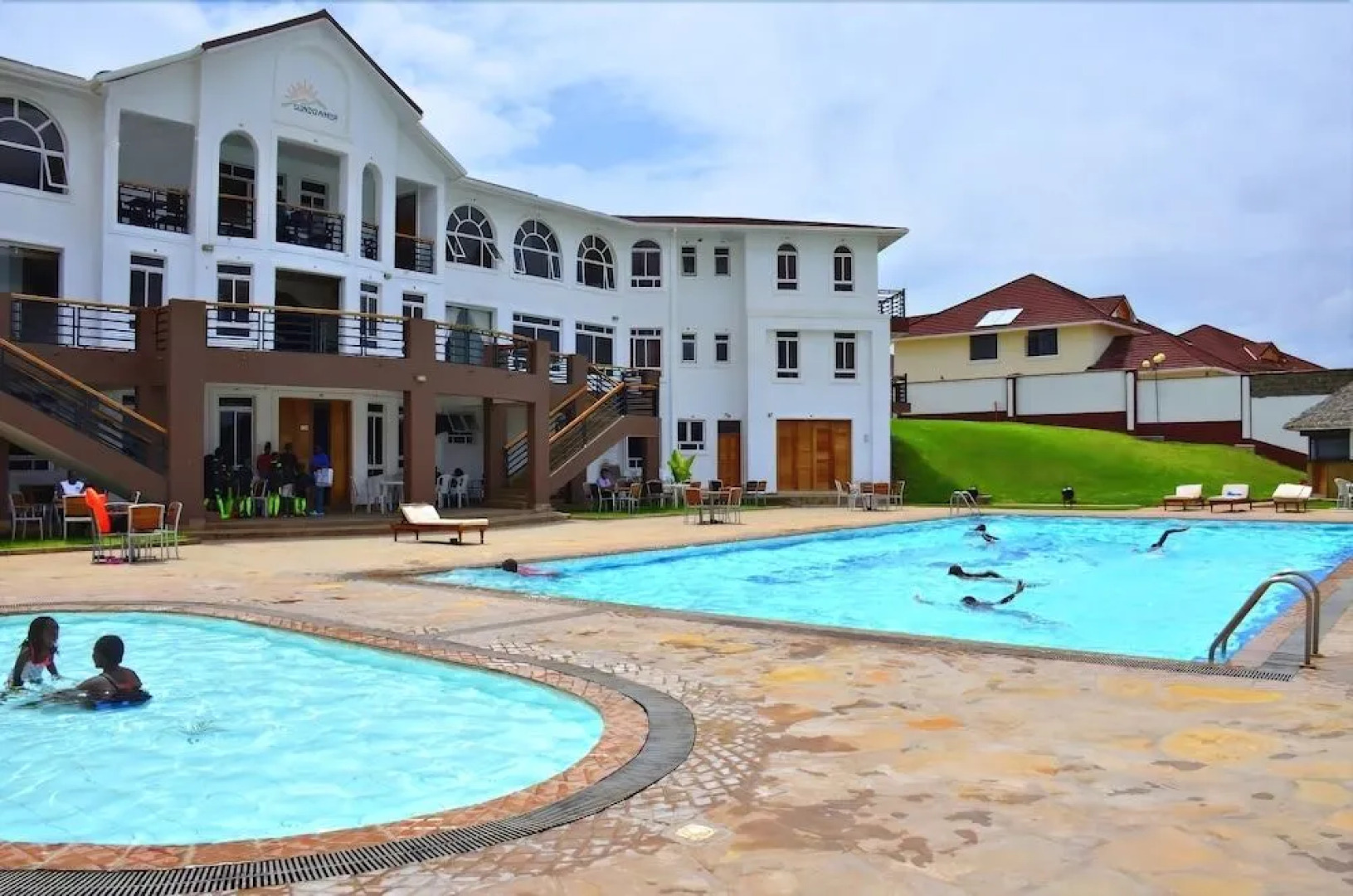 Greenpark Sundowner Hotel