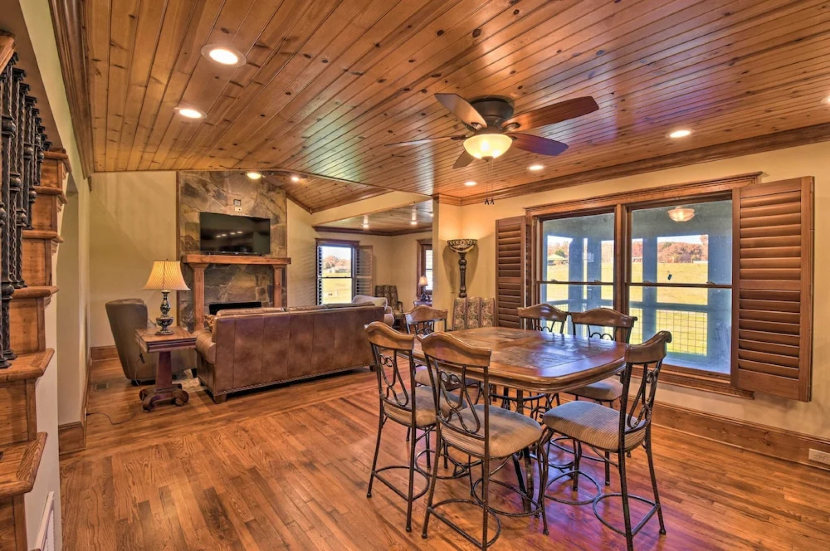 Clarkesville Ranch Cabin w/ Screened-in Porch!