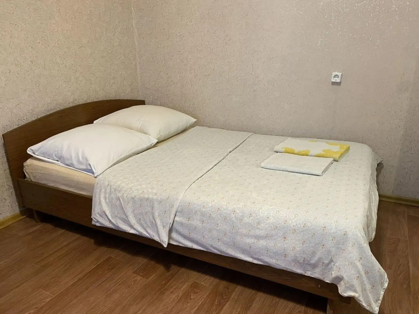 Желтый Нарцисс на улице Войкова