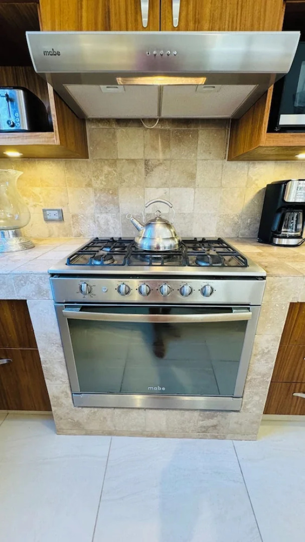 Ajijic Modern 1 Bedroom Guesthouse -patio - BBQ - Bikes - Gym - Pickleball Court