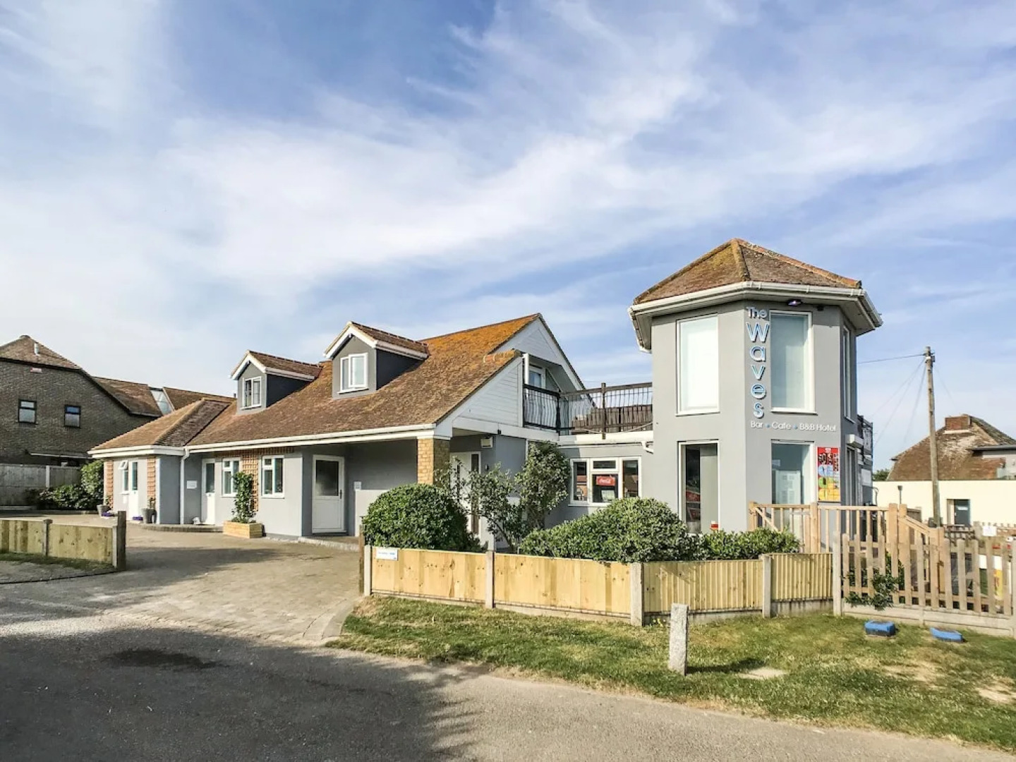 The Waves Bar Cafe B and B Hotel