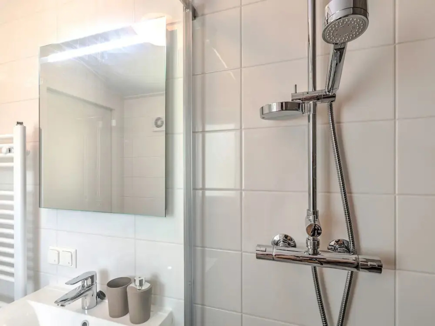 Lovely Holiday Home in Kaatsheuvel With Bubble Bath