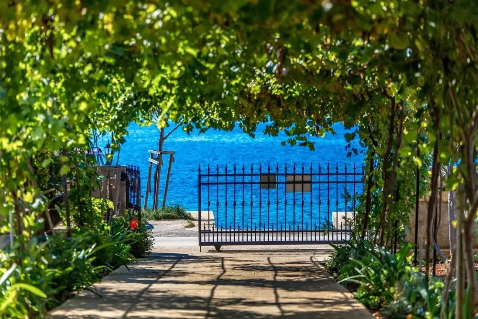 Ivan - 15 m From Beach - A1