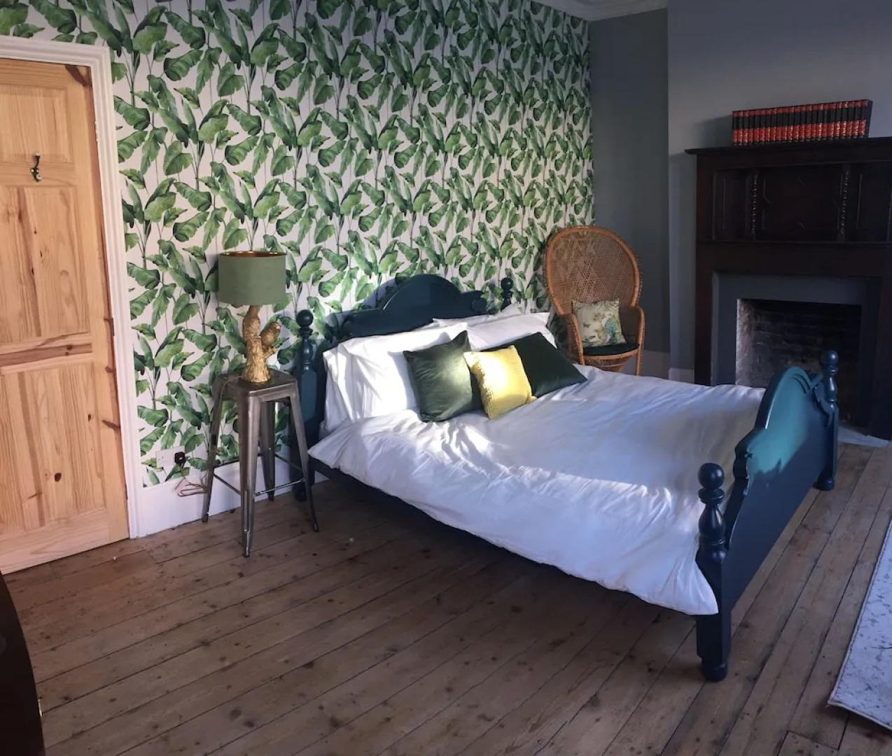 5 bedroom Seaside Townhouse Beautifully Renovated