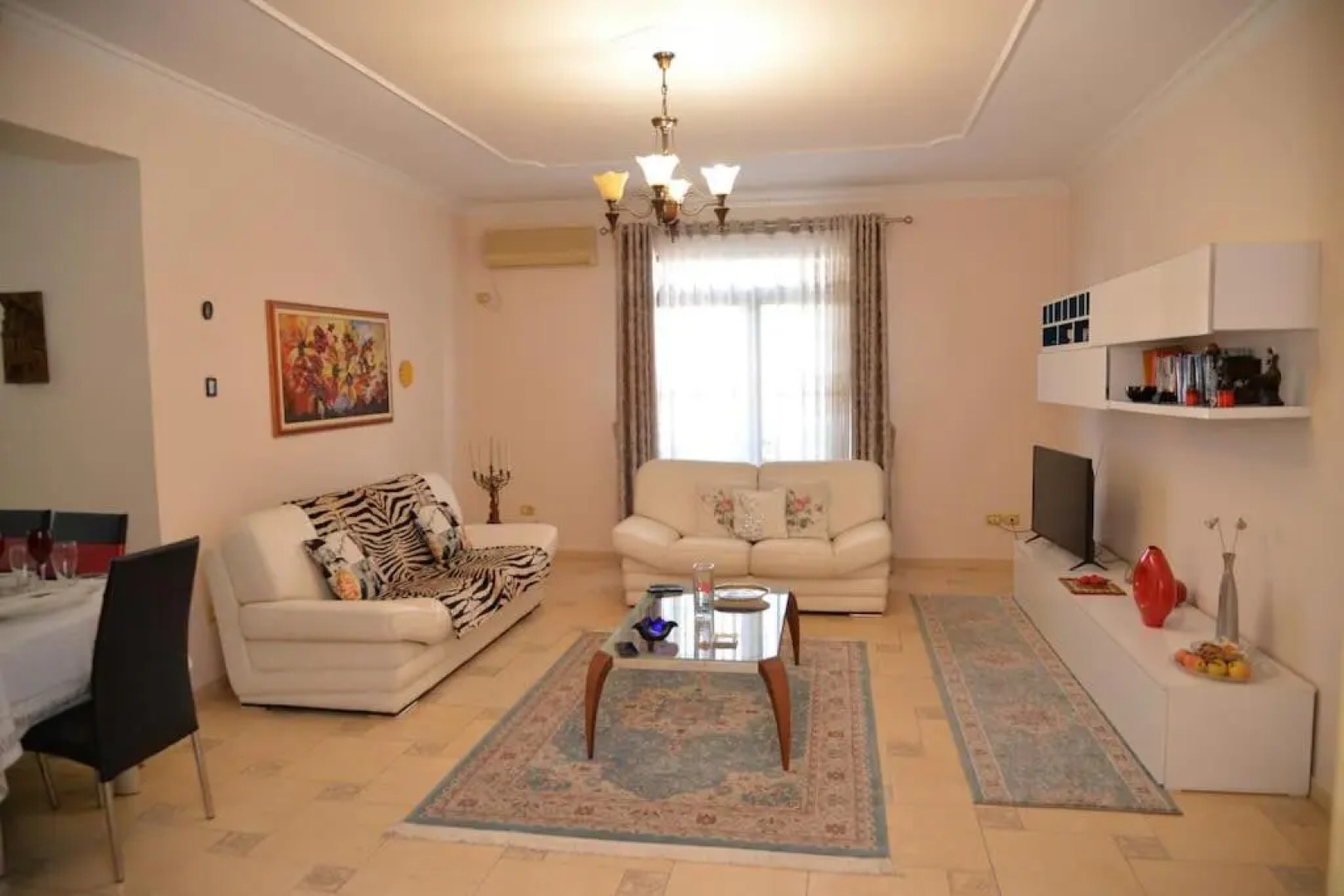 Lovely 2-bedroom condo near the City center