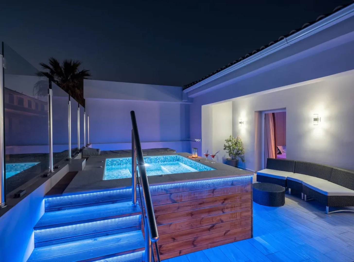 Savvas Luxury Suites