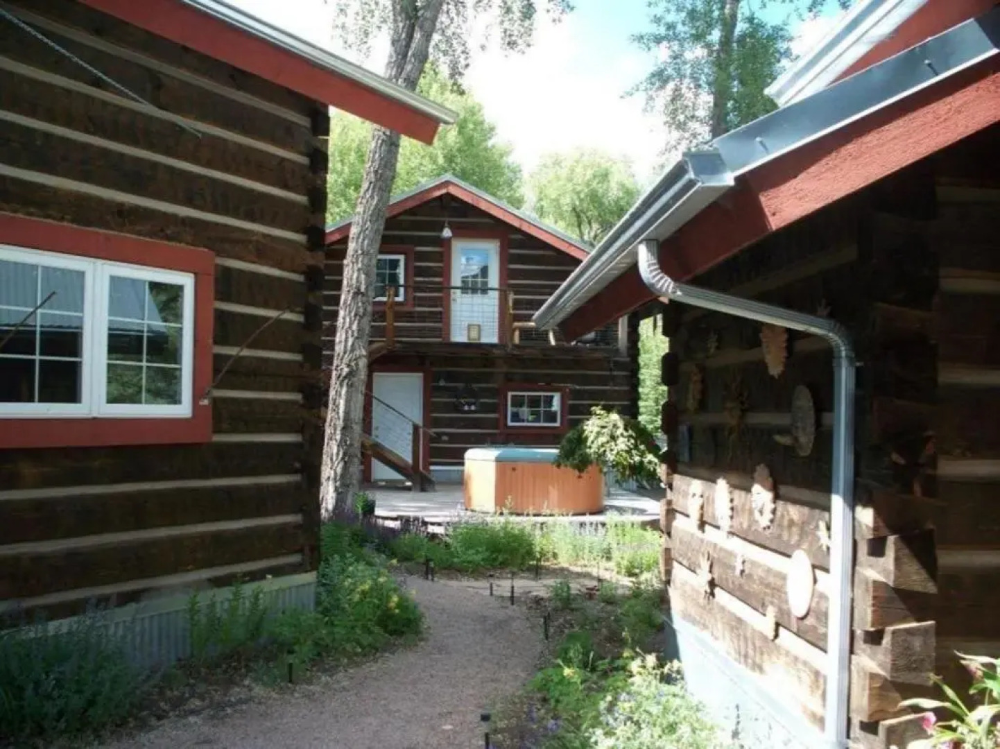 Riverside Meadows Cabins