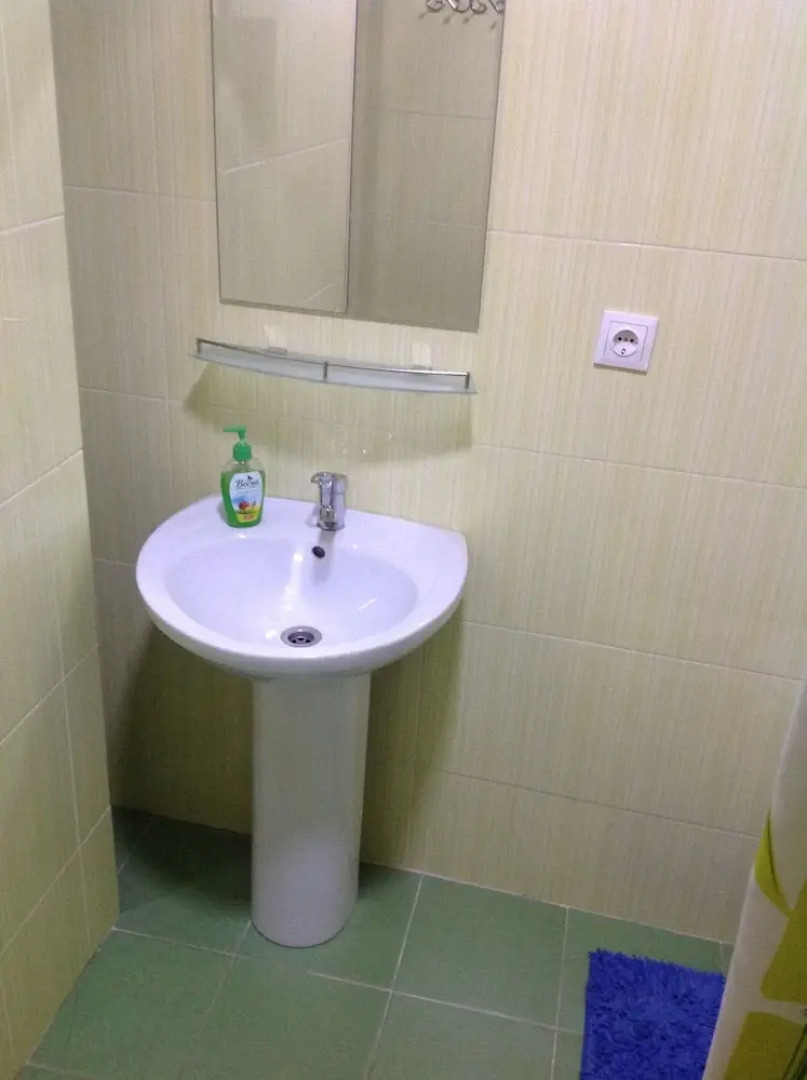 Bişkek Kant Molodezhnaya Hotel