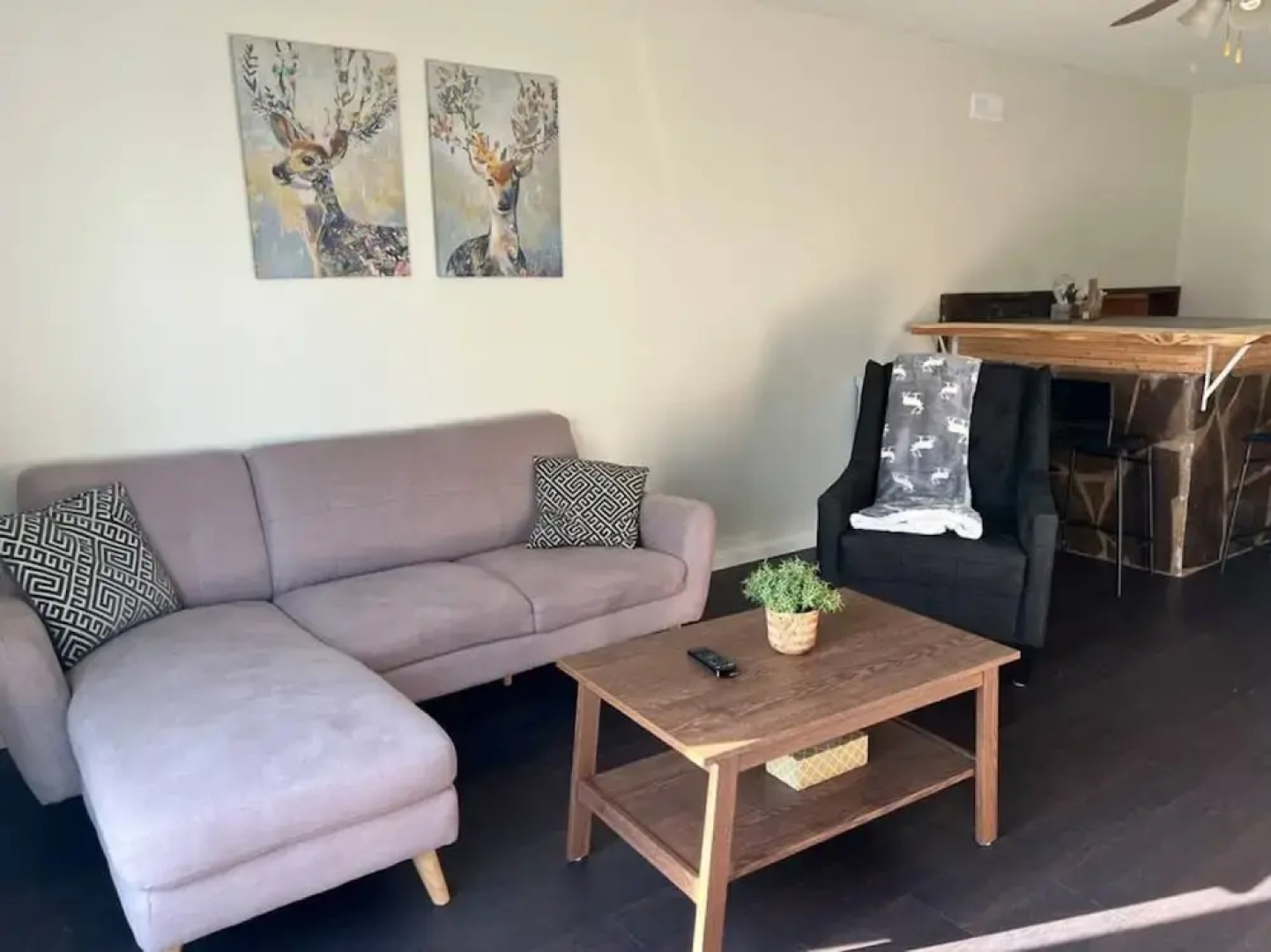 Family Friendly Cottage Walking Distance to Lions Head Beach