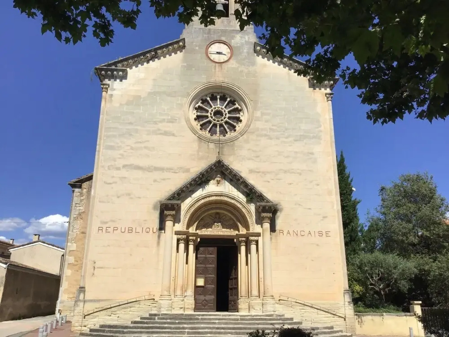 Pretty, Spacious Holiday Home With Private Pool