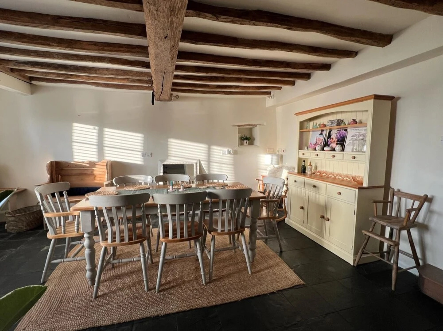 Beautiful 4-bed Cottage in Heart of the Cotswolds