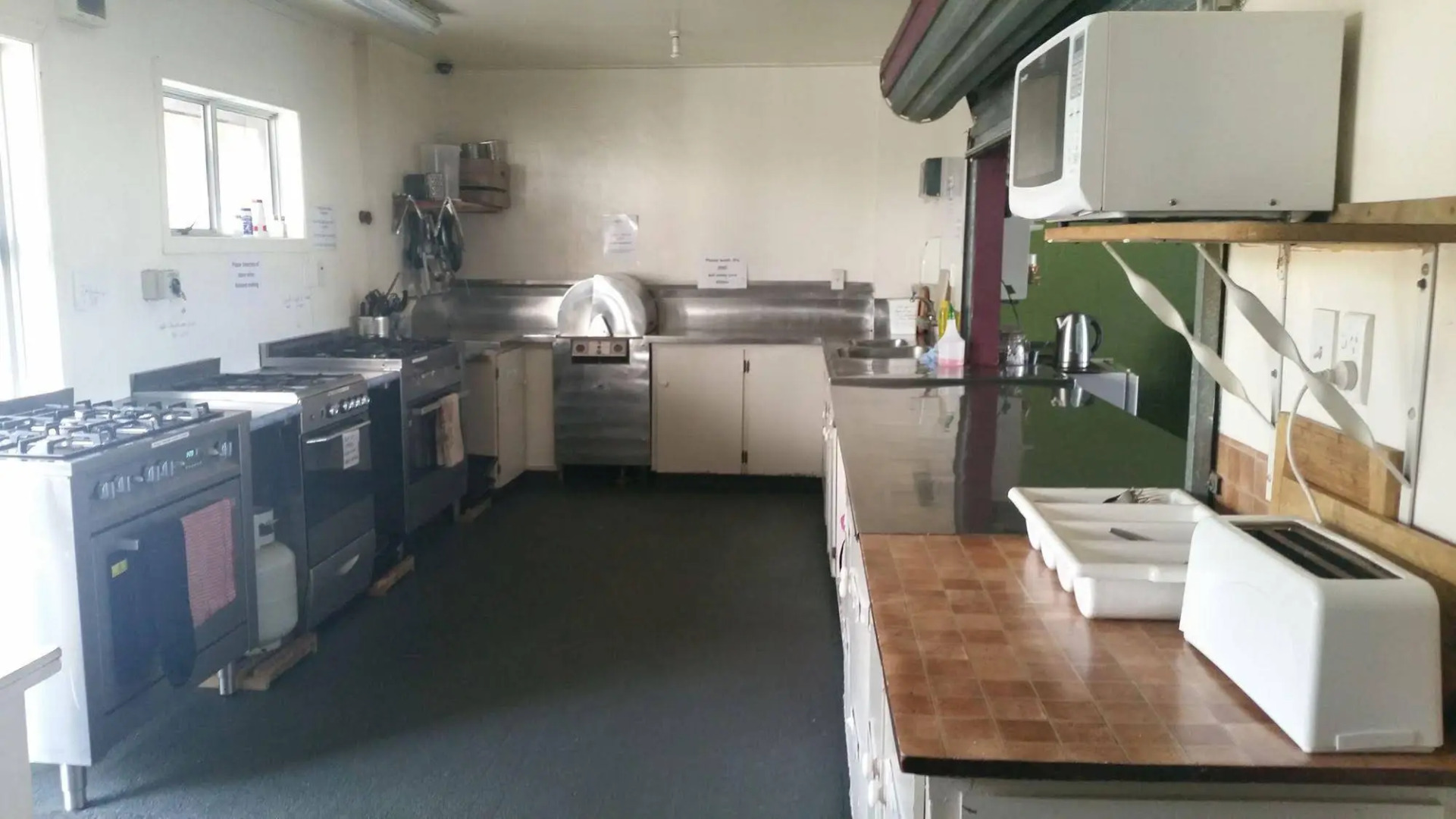 The Crossing Backpackers