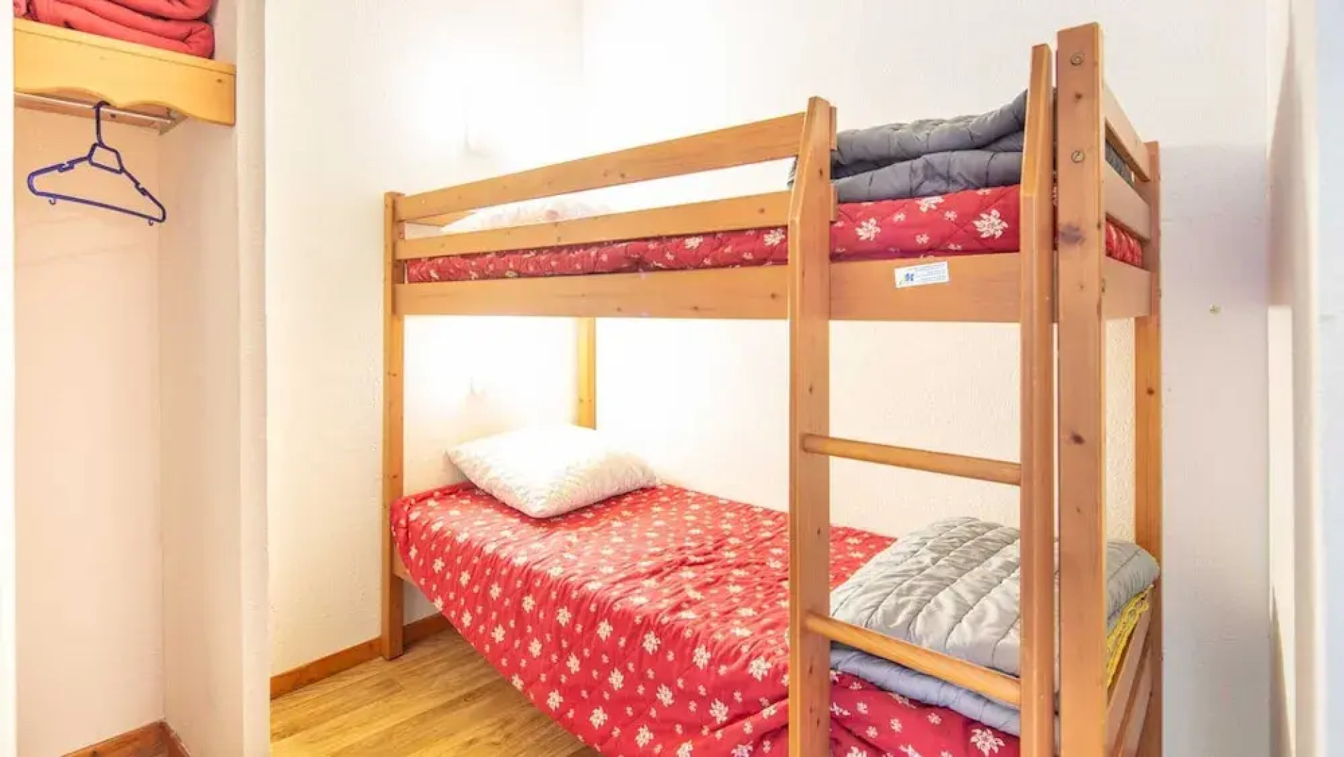 Stylish Alpine Stay for 6 Guests