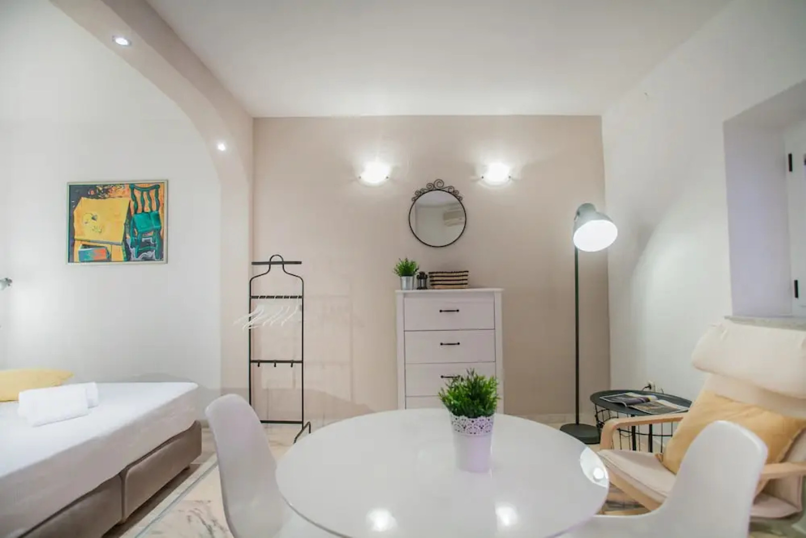 Studio Apartments Emotha