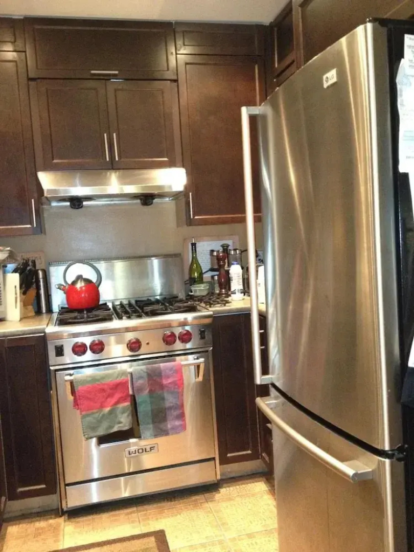 Repos & Manna Downtown Montreal