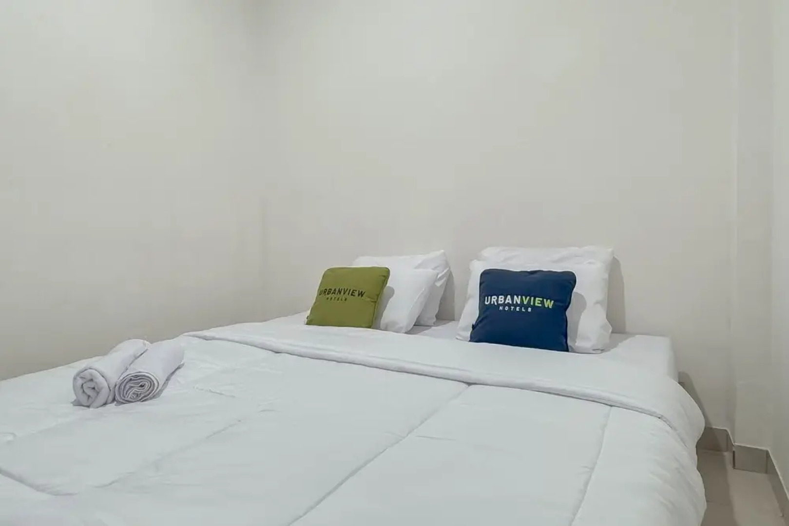 Urbanview Hotel Maharani Garut