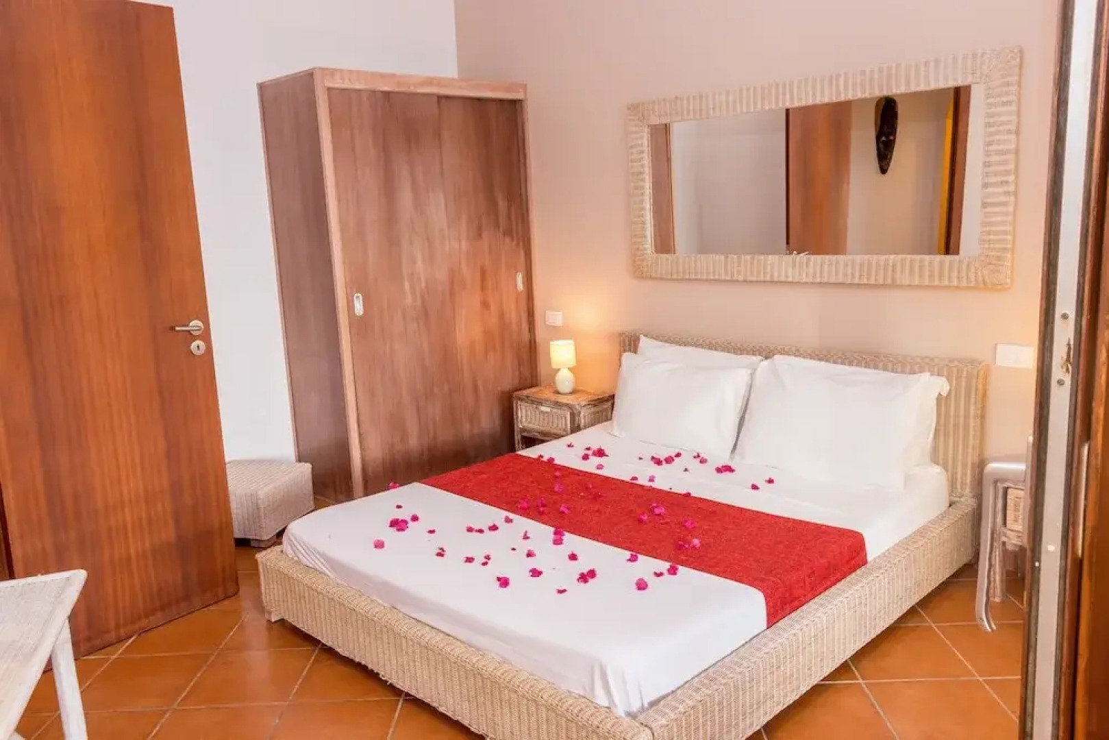 AJP Holidays - Porto Antigo 2 Beachfront Apartment