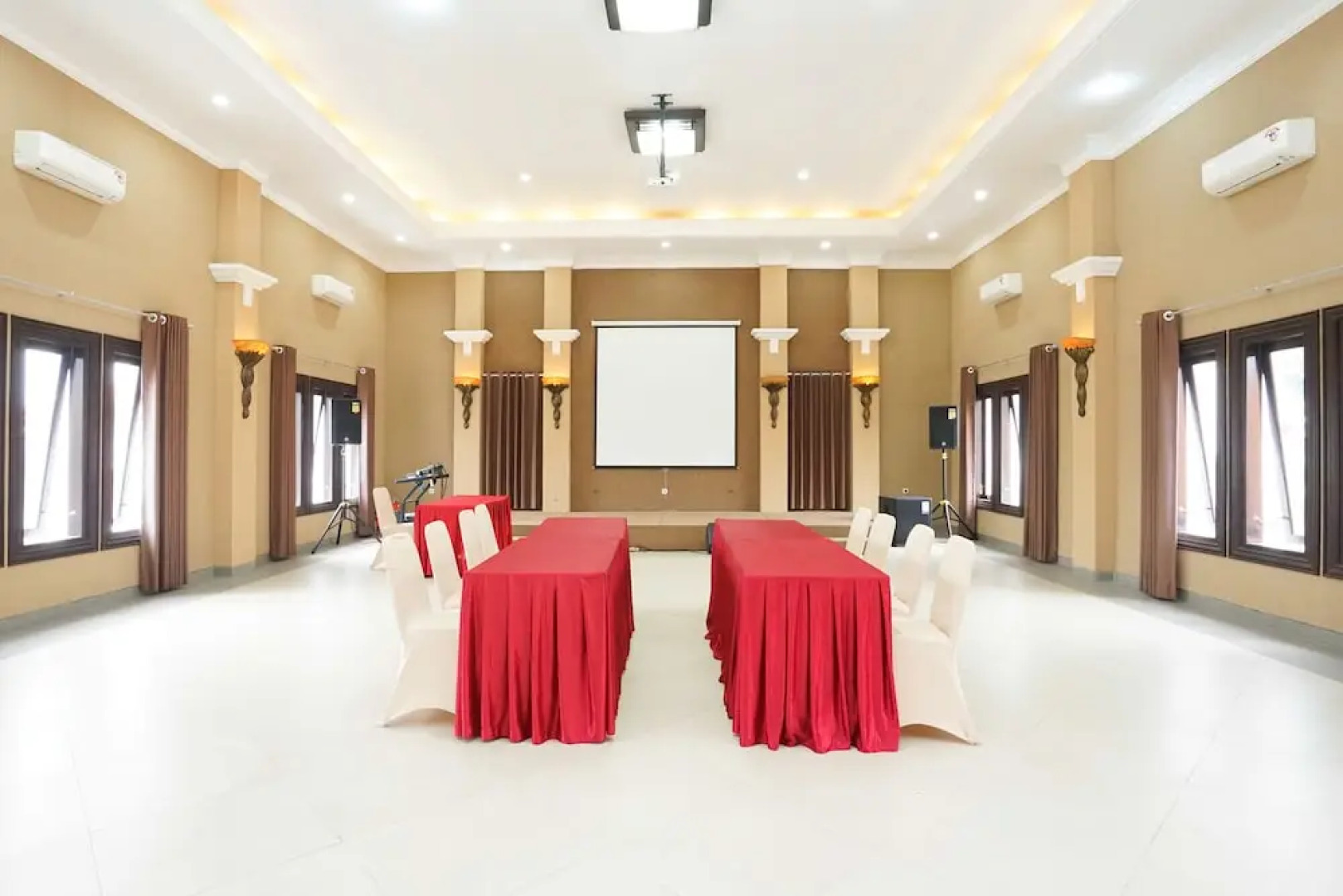 Avila Ketapan Rame Hotel