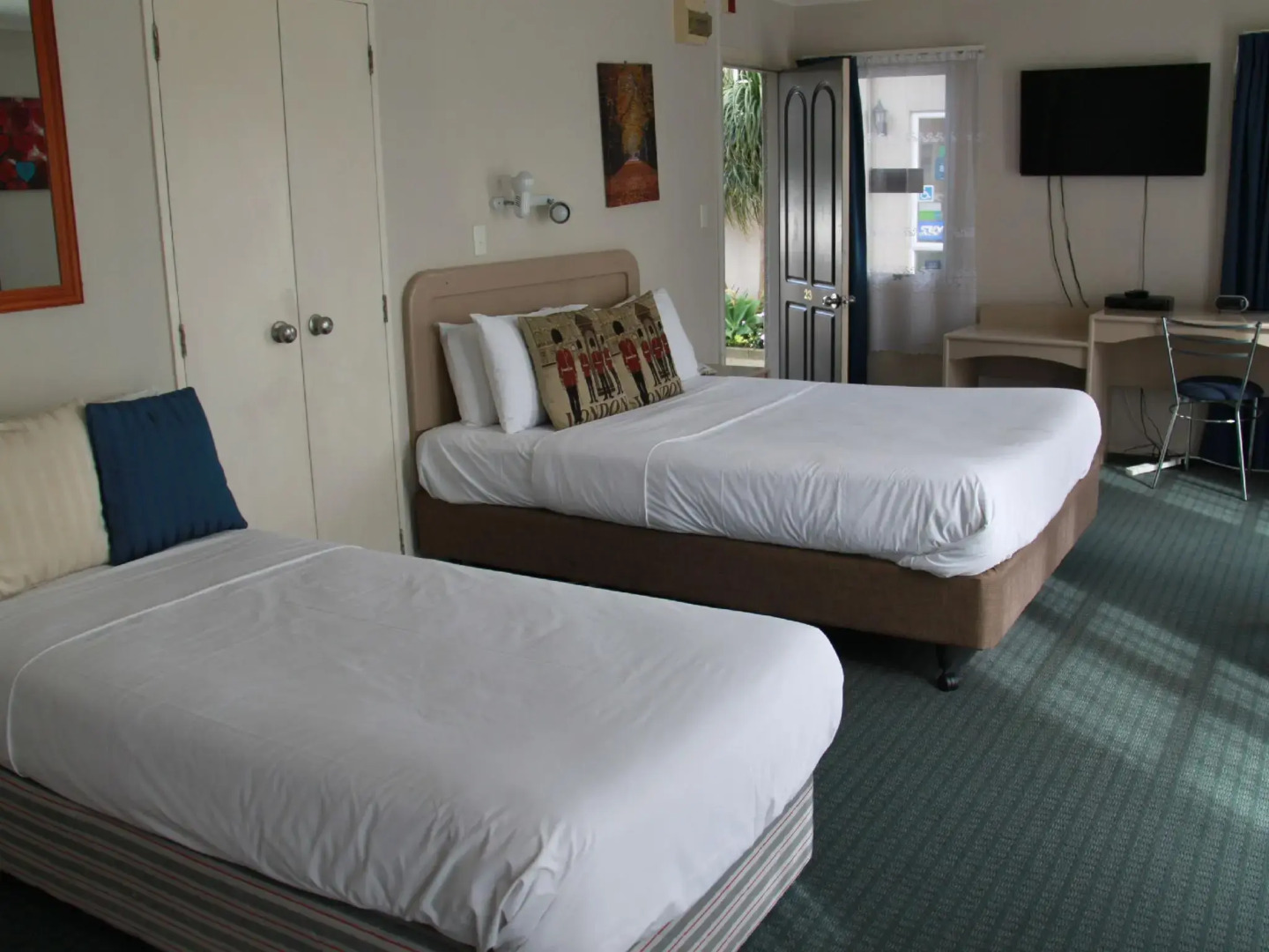 Asure Camelot Arms Motor Lodge