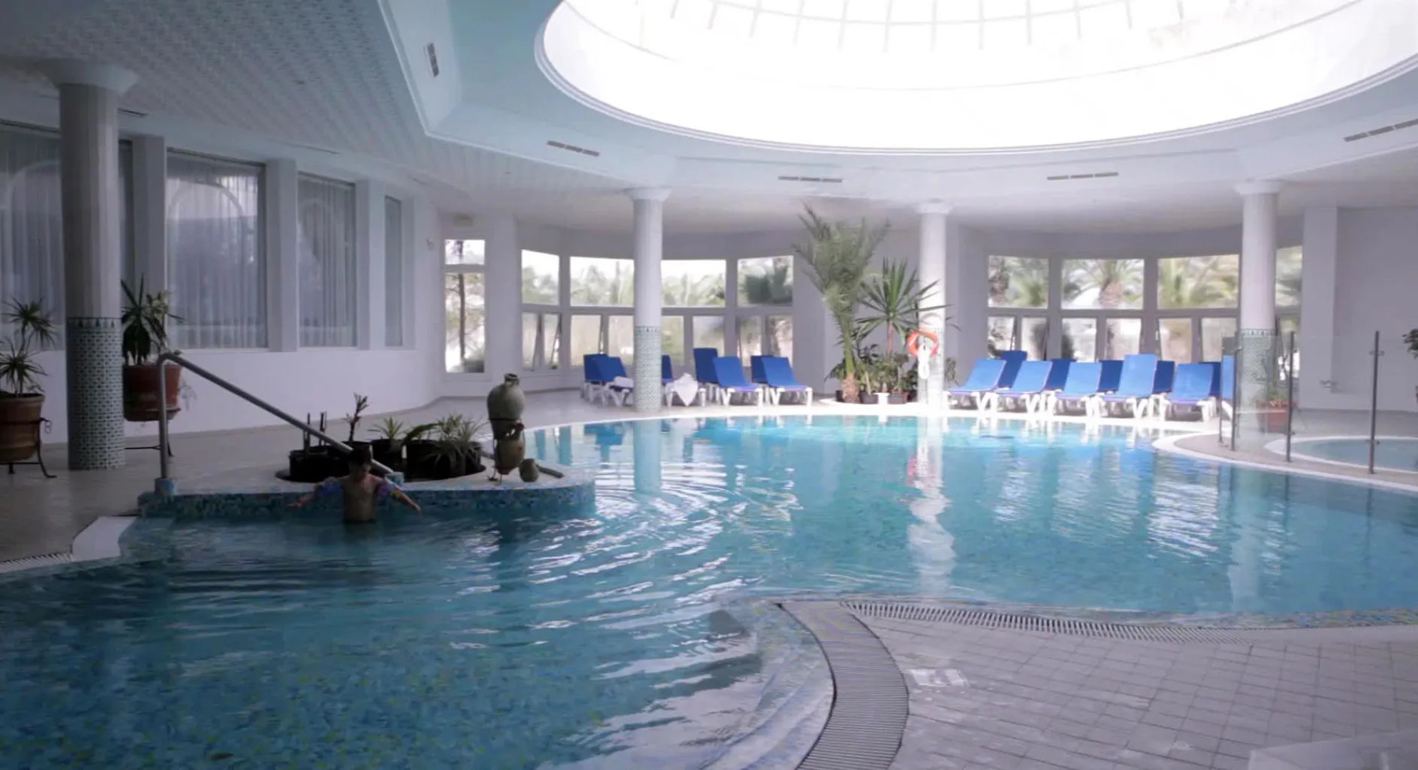 Royal Garden Palace (Families and Couples)