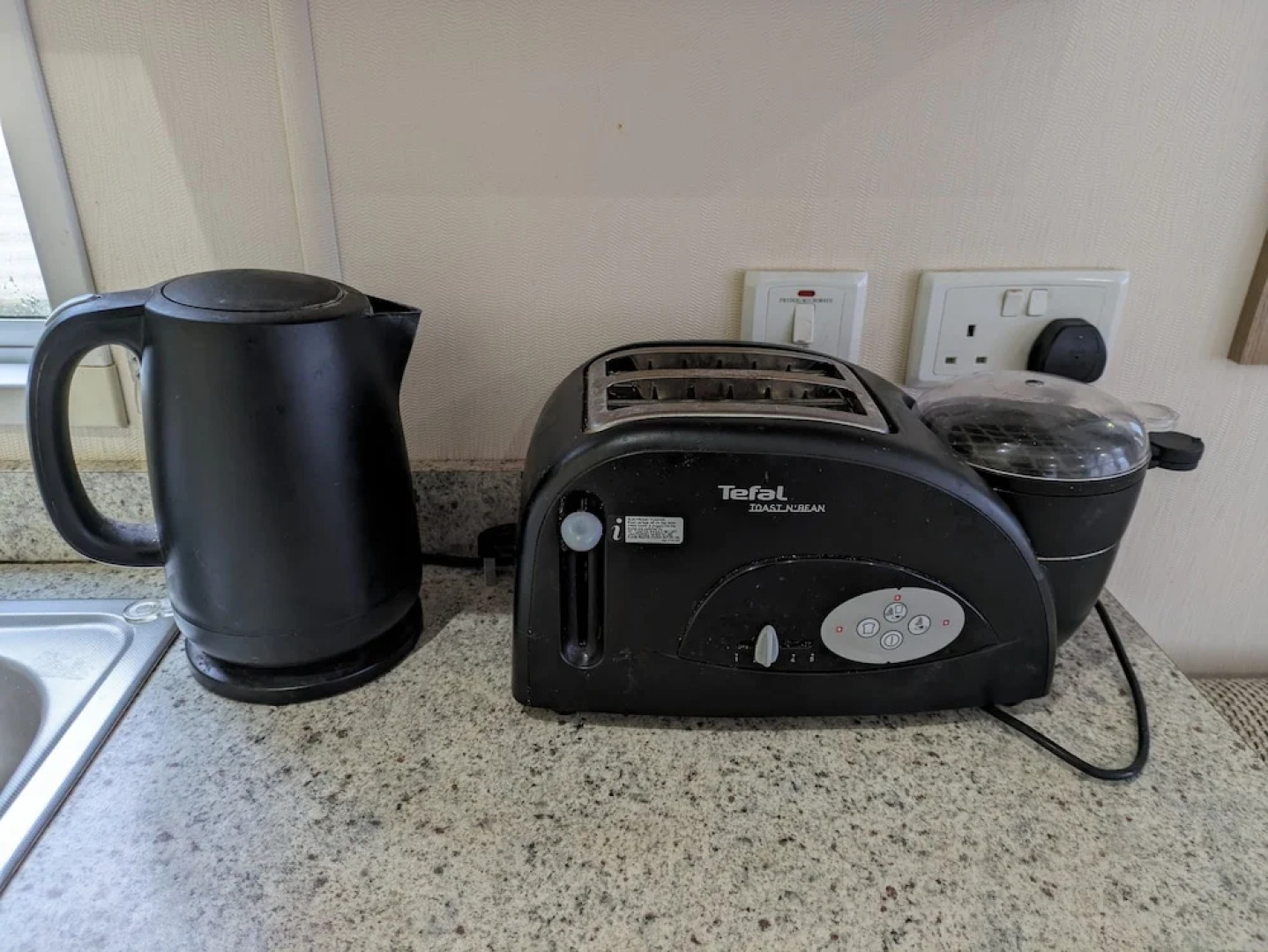 Homely 2 bed Caravan in Portland Dorset