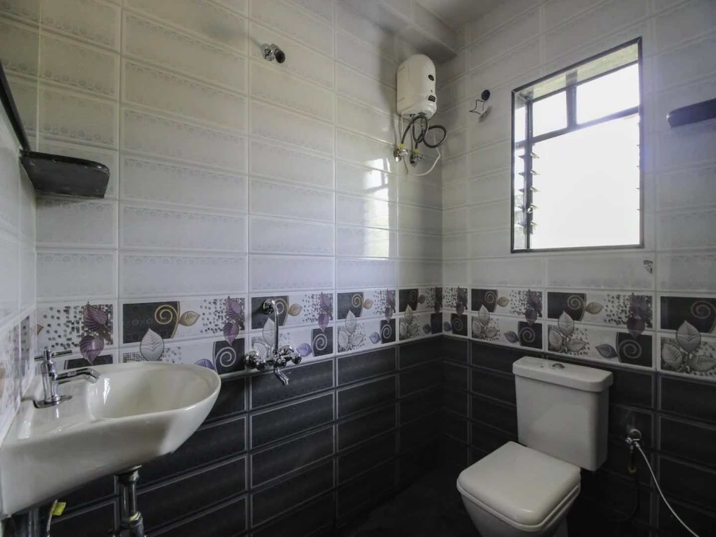 OYO 15927 Home Spacious Studio Reis Margo Fort