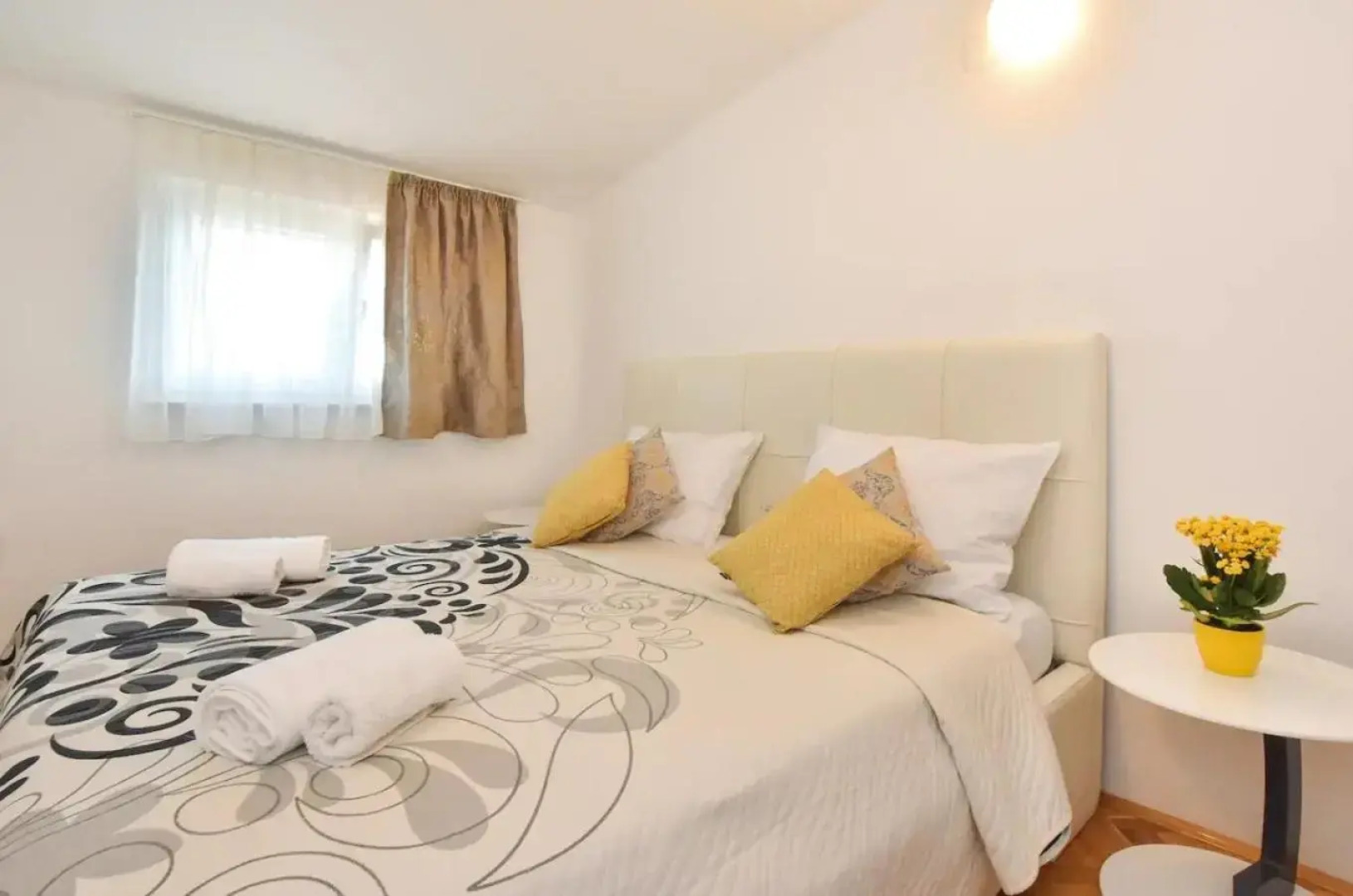 Holiday house with a swimming pool Dugopolje, Zagora - 19033